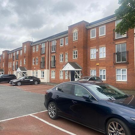 Lovely 2 Dbl Bed Apartment Near Heaton Park And North Manchester Hospital With Parking Extérieur photo