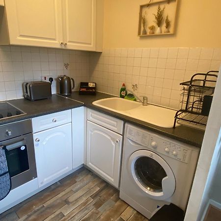 Lovely 2 Dbl Bed Apartment Near Heaton Park And North Manchester Hospital With Parking Extérieur photo