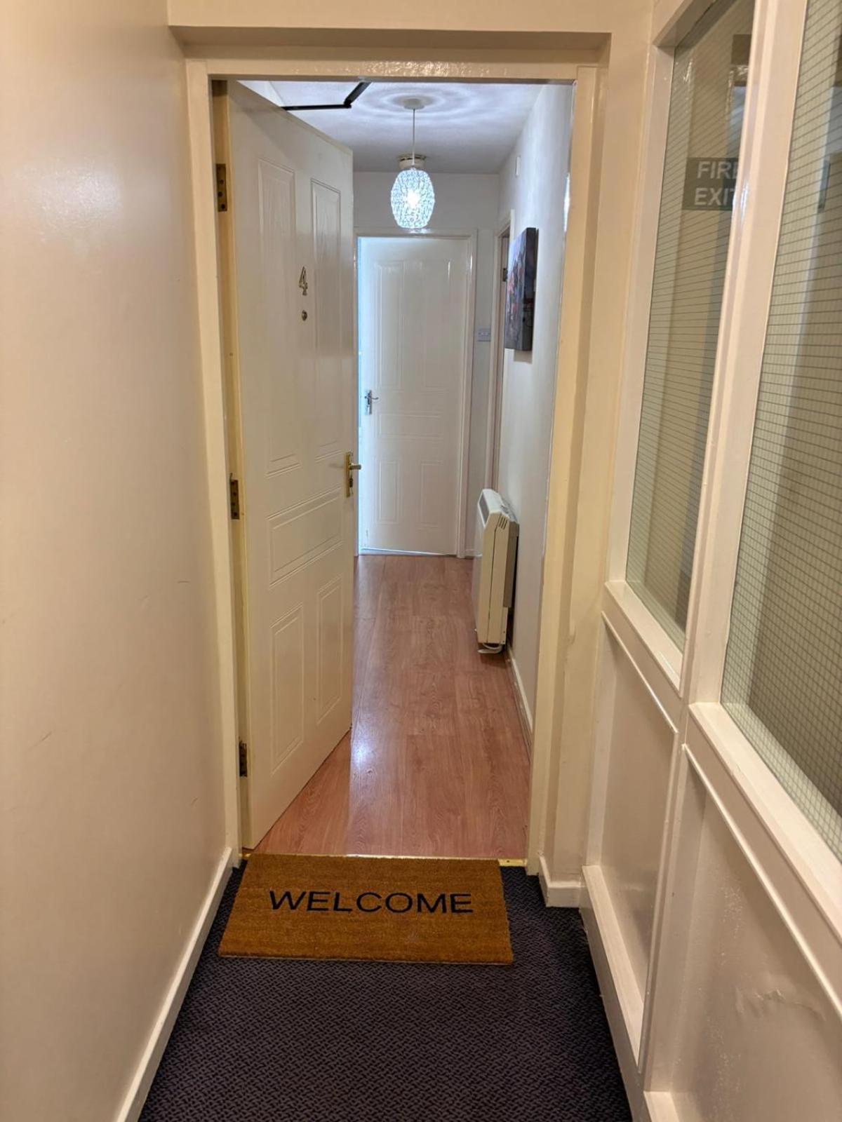 Lovely 2 Dbl Bed Apartment Near Heaton Park And North Manchester Hospital With Parking Extérieur photo