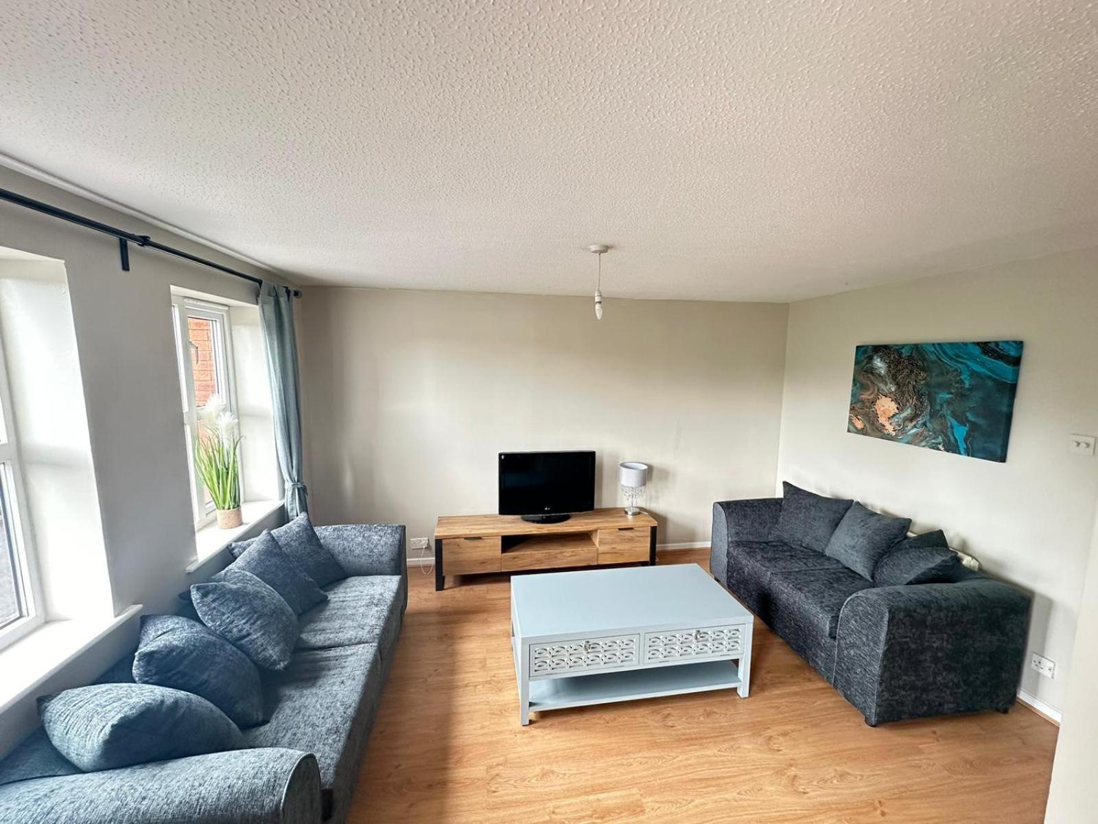 Lovely 2 Dbl Bed Apartment Near Heaton Park And North Manchester Hospital With Parking Extérieur photo